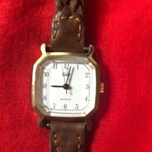 Square Lady’s Watch Q&Q brand